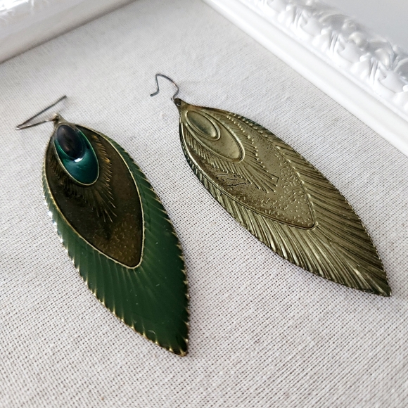 Leaf Earring Bundle - set of 3 pairs of earrings of textured leaves or feathers - Picture 6 of 7